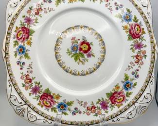 Royal Grafton Malvern Scalloped Edge Square Plate