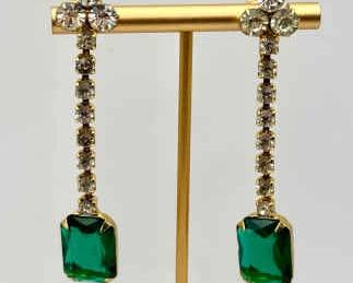 Vintage Emerald Glass & Rhinestone Dangle Earrings – Clip-On, Mid-Century Glam