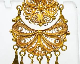 Single 18K Gold Filigree Medallion Chandelier Earring