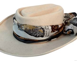 Vintage Always on Top Virgin Wool Hat Removable Scarf