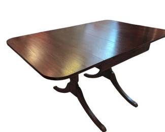 Beautiful Duncan Phyfe Style Drop Leaf Table