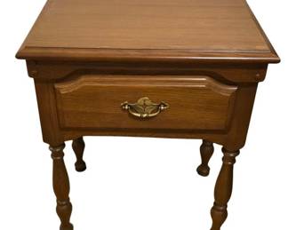 1 Drawer Traditional Night Stand