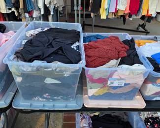Women's clothing - hundreds of pieces new with tags