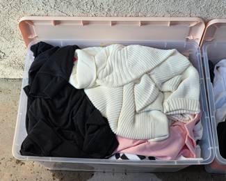 Women's clothing - hundreds of pieces new with tags