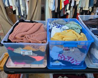 Women's clothing - hundreds of pieces new with tags