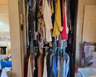Women's clothing - hundreds of pieces new with tags