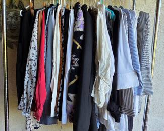 Women's clothing - hundreds of pieces new with tags