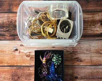 Women's jewelry and accessories