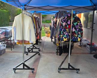 Women's clothing - hundreds of pieces new with tags