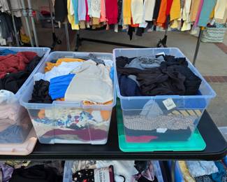 Women's clothing - hundreds of pieces new with tags
