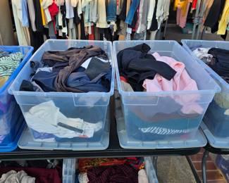 Women's clothing - hundreds of pieces new with tags