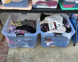 Women's clothing - hundreds of pieces new with tags