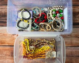 Women's jewelry and accessories