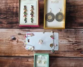 Women's jewelry and accessories