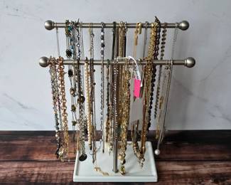 Women's jewelry and accessories
