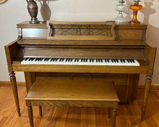 Everett Piano w/ matching Bench 