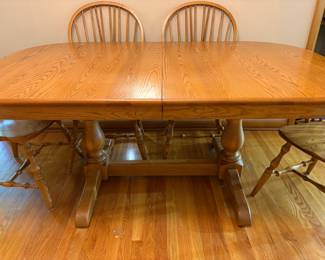 Solid Oak Dining Room Table w/ 6 Chairs 