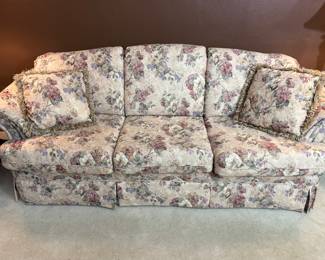Clean Well Made Sofa 