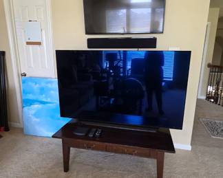 flatscreen tv