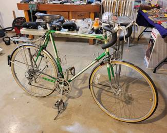 1977 Superior Schwinn Bicycle! Lots of Extra Original Schwinn and other Parts Available as Well!