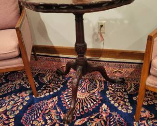 Antique Claw Foot Round Table. Beautiful, top need a little refinishing.