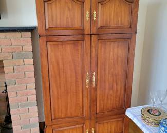 Nice Hutch / TV Cabinet.