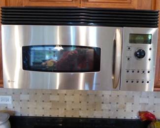 GE Profile Over-the-Range Advantium Microwave Oven
$95.00.