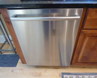 Bosch 24″ SS Dishwasher $235.00.
Model: SHX5AV55UC, Ser#: FD980300714, MFD: March 2018....