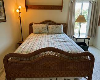 Wicker Queen Bed w/M-BS