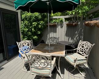 Patio Set w/Umbrella-Stand