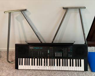 Yamaha Keyboard w/Stand
