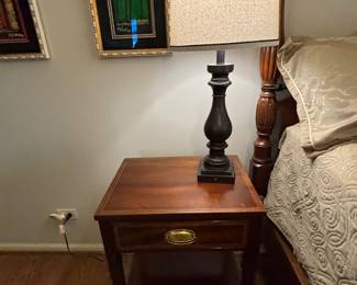 Vintage End Table w/Lamp
