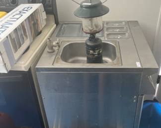 Commercial grade sink