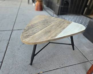 mid century style coffee or end table