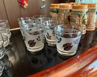 Set of Vintage Mid-Century Modern Frosted Silver Leaf Glasses by Libbey.