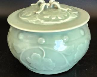 Chinese covered jar