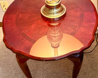Closer Look at Oval Side Table with Gorgeous Top