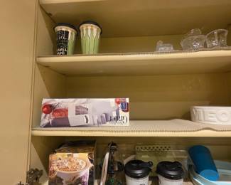 Kitchen - 2 travel mugs, grater, chopper and more