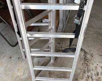 Garage trifold ramp