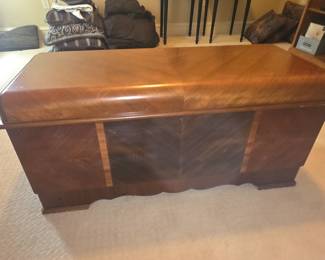 Lane Cedar chest - closed