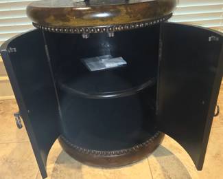 Console table open with 2 shelves