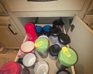 Cups, insulated drink cups, plastic cups
