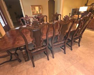 Dining room table & chairs
