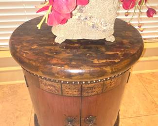 Console table - closed