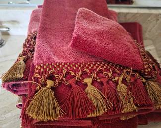 Master bathroom - towels & more