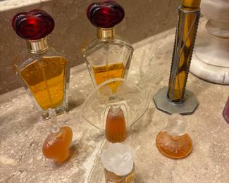 Master bathroom - perfume samples