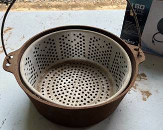 Cast Iron Dutch Oven