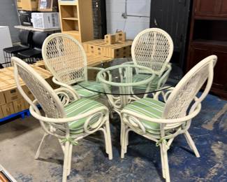 Rattan Table & Chairs Orlando