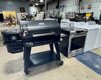 Pit Boss Grill and Appliances Orlando Estate Auction