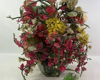 Exquisite Glass Flower Arrangement